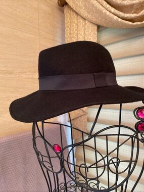 Aldo Black Wool Hat Unisex size Medium/Large - RN #82384 - 100% Wool